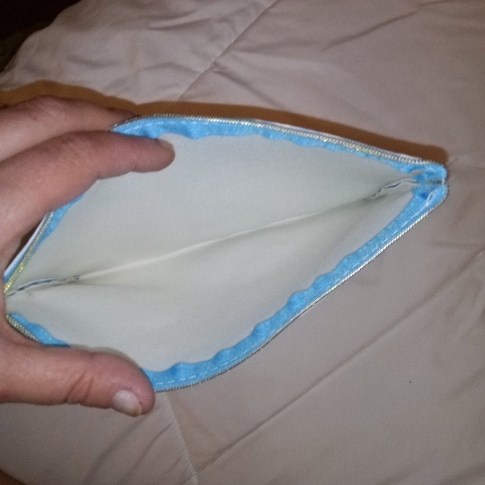 Mini makeup bag - Picture 3 of 3